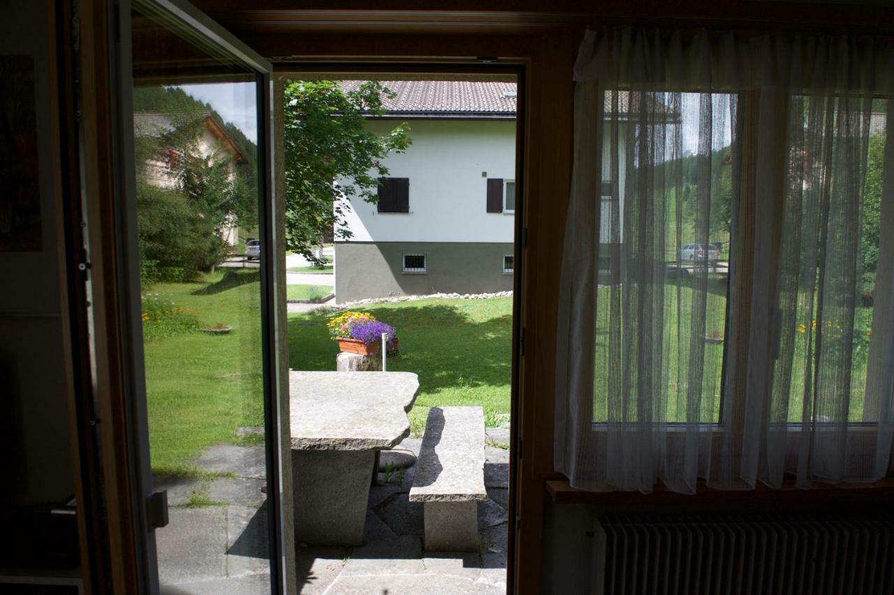 Ferienhaus Wanner Splügen エクステリア 写真